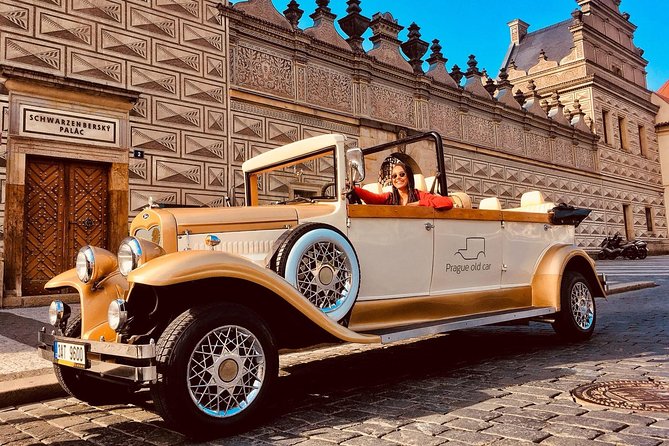 1,5 hour oldtimer convertible Prague sightseeing tour - Lesser Town Square and St. Nicholas Church: a quieter side trip