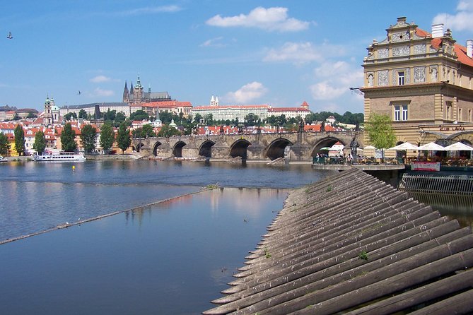 1 hour Prague Panoramic Vltava River sightseeing Cruise - Food and Drinks Onboard: What’s Included, What’s Not, and How to Plan