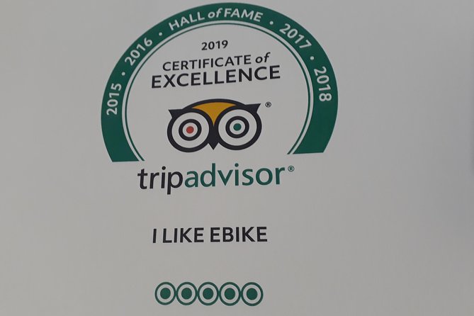 7 BEST VIEWS - PRAGUE eBIKE TOUR - Prague Castle area: Romanesque and Gothic buildings with a viewpoint mindset