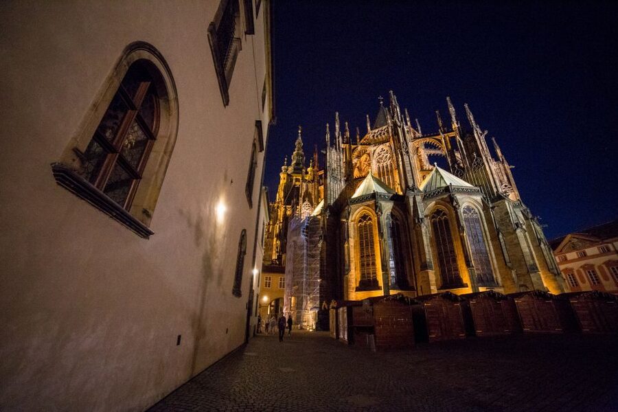 Alchemy and Mysteries of Prague Castle Walking Tour - The Charles Bridge astrology connection, plus the tour’s “science and myth” rhythm