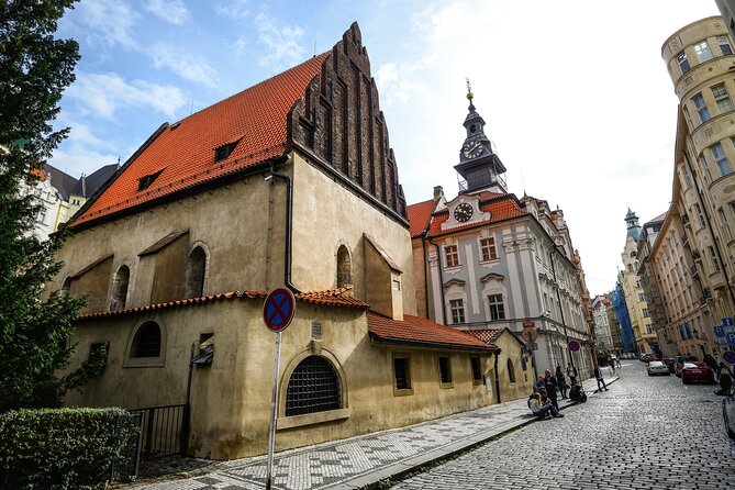 Best of Prague Private Walking Tour (Left and Right Riverbank) - Prague Castle: the hilltop power story you can walk into