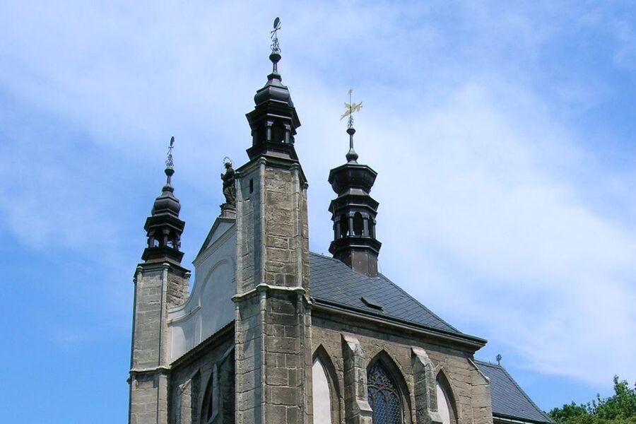 Bone Church and Kutna Hora Private Tour from Prague - St Barbara Cathedral: Gothic architecture that balances the Bone Church