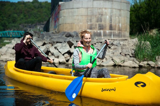 Canoeing on the Elbe river Děčín to Schmilka - Reaching Schmilka and handing back the canoe at the ferry station