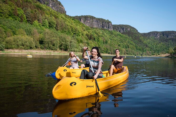 Canoeing on the Elbe river from Děčín to Bad Schandau - The handover approach: crossing into Germany and spotting the end point