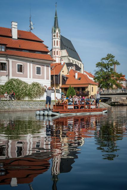 Český Krumlov: Advent Wooden Raft River Cruise - Meeting at Rožmberská bašta, and what the first minutes look like