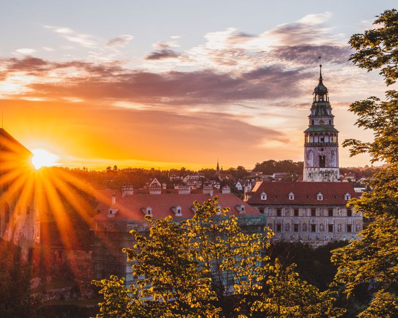 Český Krumlov: Half-Day Medieval Architecture Walking Tour - The Five Courtyards: Where the Frescoes Do the Talking