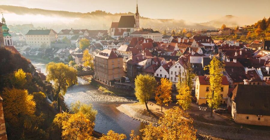 Český Krumlov: Half-Day Medieval Architecture Walking Tour - Meeting at Svornosti Square, the Best Place to Start