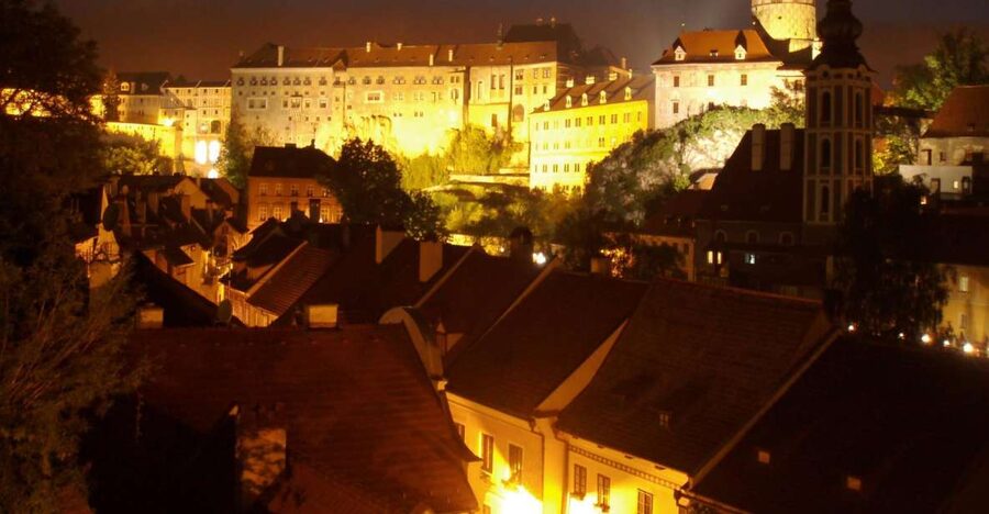 Český Krumlov: Night Walking Tour with a Professional Guide - Why Český Krumlov After Dusk Feels Like Another Place