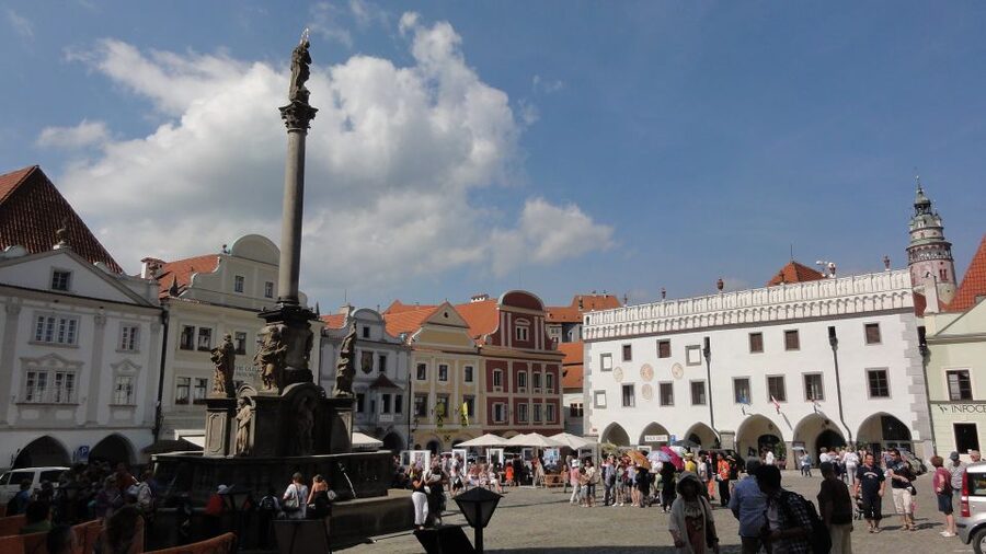 Cesky Krumlov Private Day Trip from Prague - The drive experience: learning en route and asking for smart photo stops