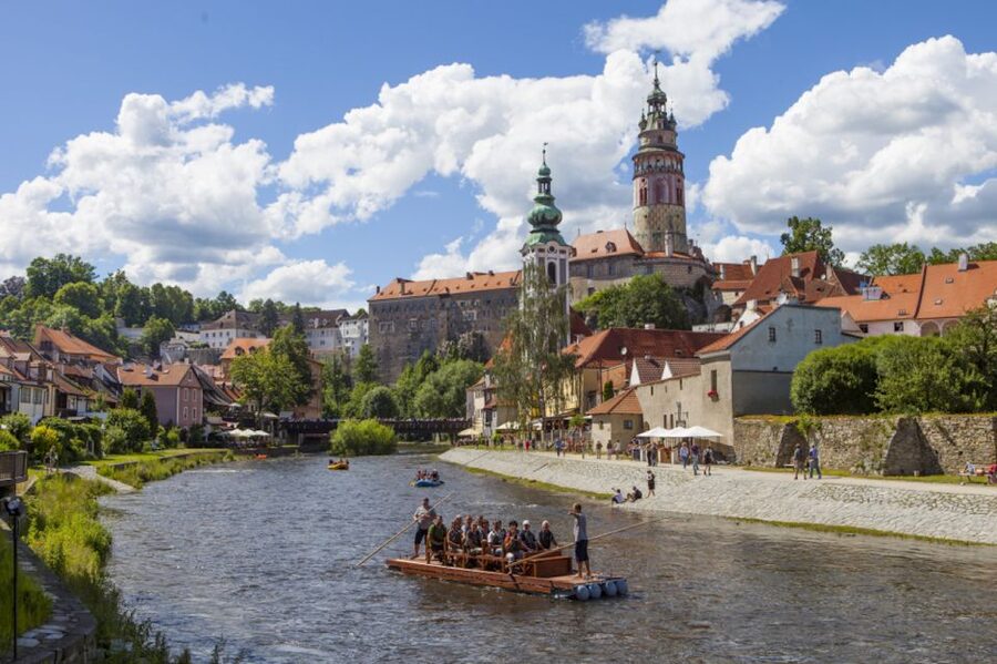 Český Krumlov: Wooden Raft River Cruise - The 50-Minute Route From Parkán Port to Krumlovské Benátky