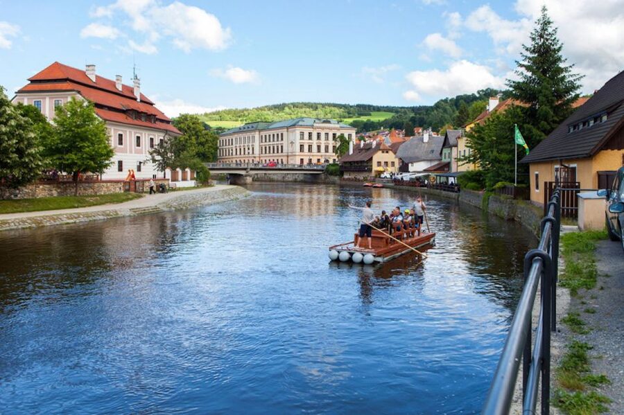 Český Krumlov: Wooden Raft River Cruise - Getting There: Parkán Port Walk and the Small 10-Person Group