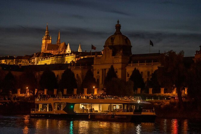 City Sightseeing Prague Hop-On Hop-Off Bus Tour & optional Boat Tour - Value check: 24 vs 48 hours, and when public transit beats waiting