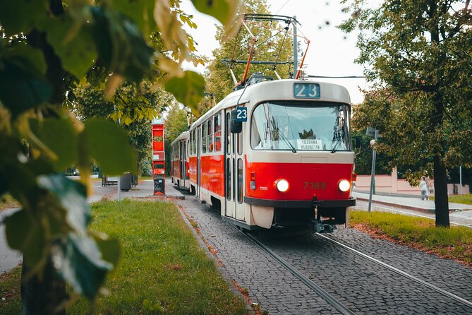 Classic Prague Castle Tour, Strahov Monastery & Castle District - Klarov Park: practical lessons for getting around Prague