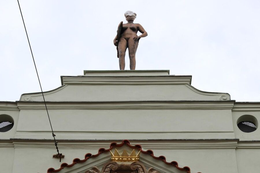 Contemporary art tour in Prague: the works of David Černý - Should you book this tour or choose something else?
