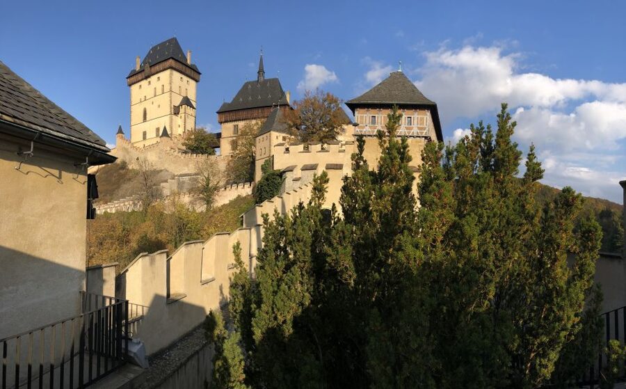 Coutryside bike tour to Karlstejn Castle. - What gear and comfort items to rely on