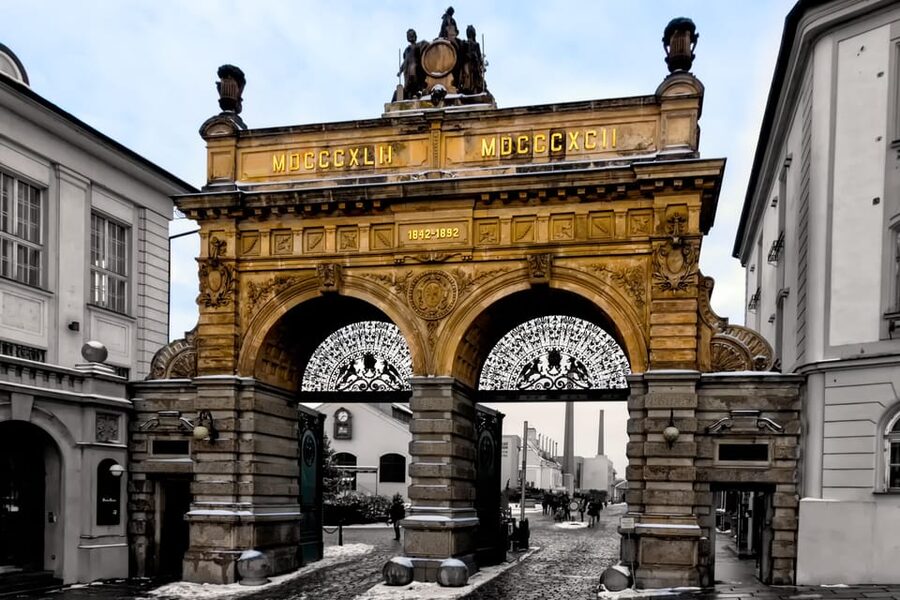 Day trip to Pilsner Urquell brewery and Bohemian glassworks - From Prague to Pilsen’s Beer Capital, in One Day