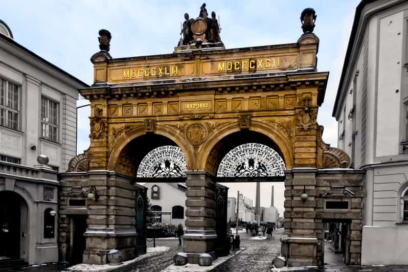 Day trip to Pilsner Urquell brewery and Bohemian glassworks - Glasstar Glassworks: Watch Crystal Become Real Objects