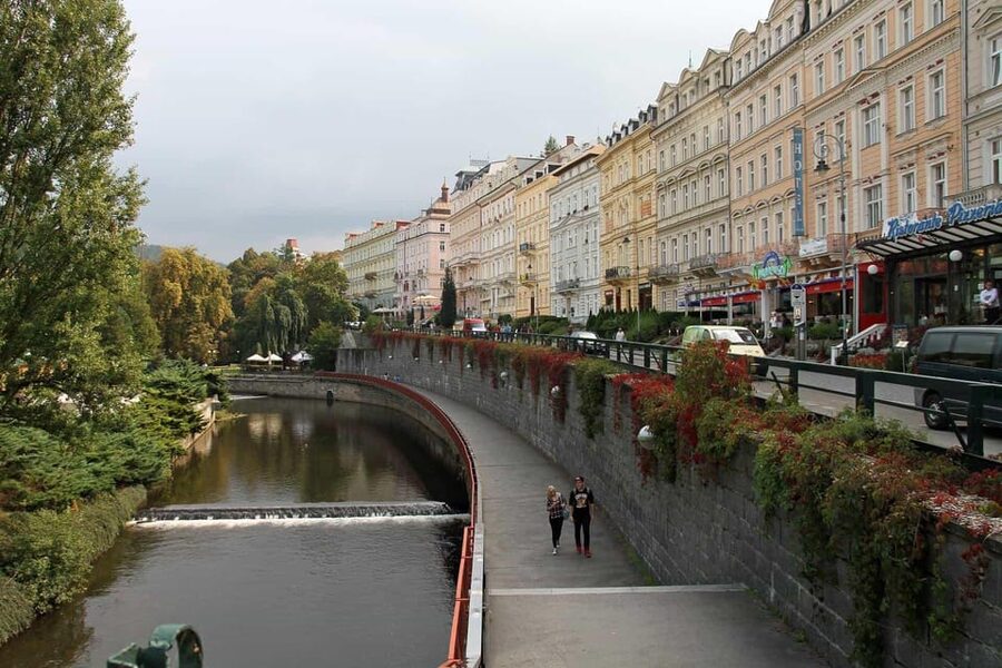 From Prague: Day trip to Karlovy Vary - Language Support: Czech, Russian, English