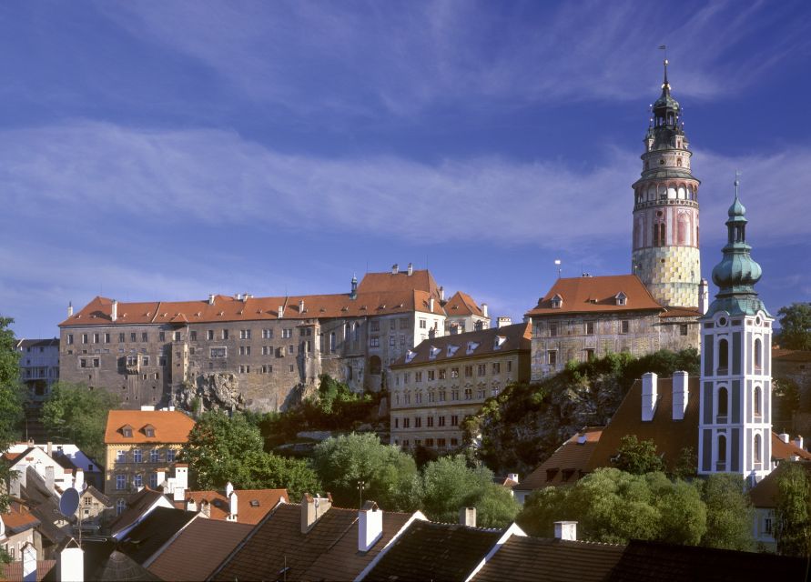 From Prague: Full-Day Český Krumlov Tour with Lunch - Town Walk in Český Krumlov: Photos, History, and Time to Roam