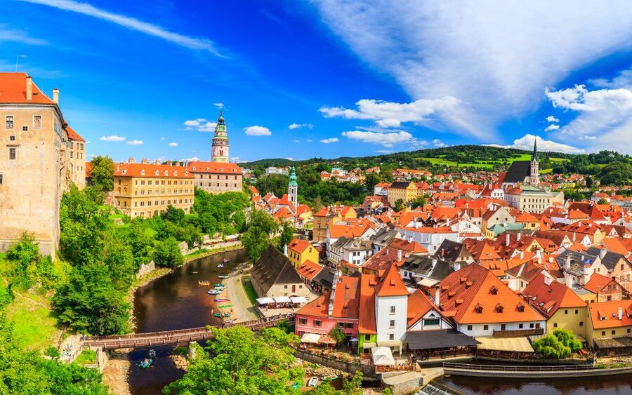 From Prague: Full-Day Trip to Český Krumlov - The Český Krumlov castle area: what to expect and what you might miss