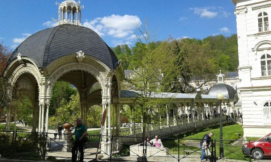 From Prague: Karlovy Vary Full-Day Tour - Strolling the spa promenade and colonnades (with a real taste, not just photos)