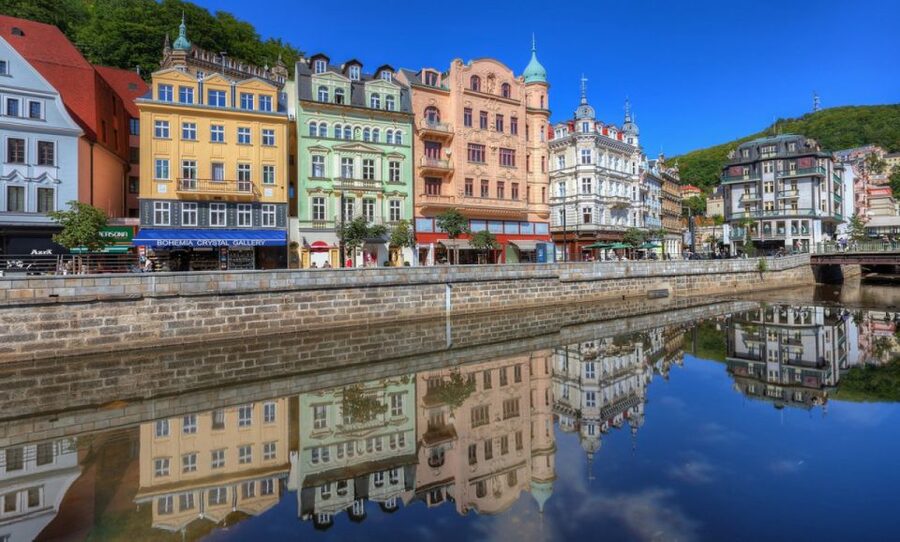 From Prague: Karlovy Vary Guided Day Trip - The 9-hour flow from Prague, and how to pace your expectations