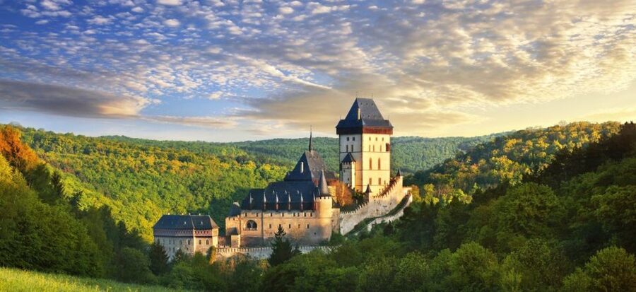 From Prague: Karlštejn Castle & Koněprusy Caves Tour - How the Czech lunch break actually works (and why it is not just filler)