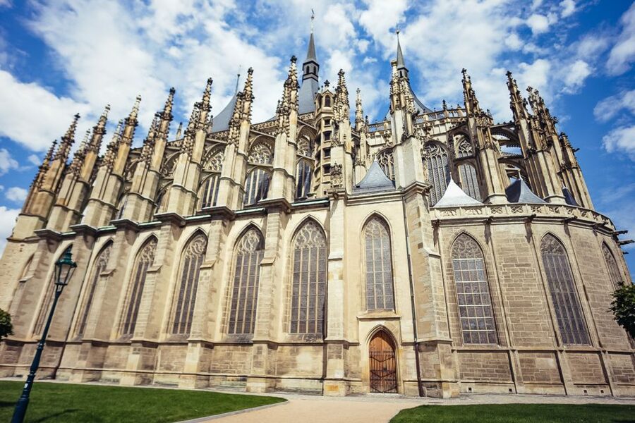 From Prague: Kutna Hora and Bone Chapel Tour - The 7-hour flow from Týnská 639/4 to Kutná Hora and back