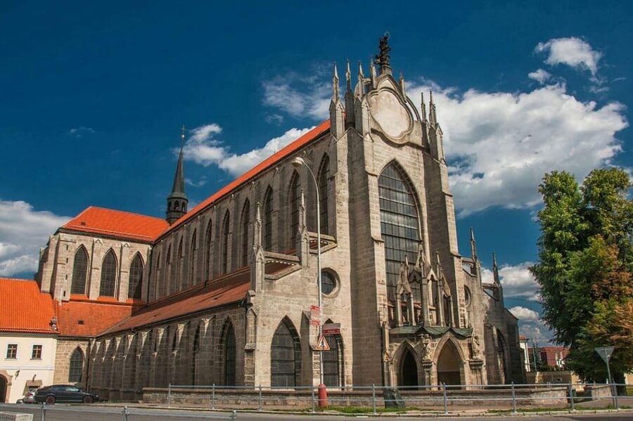 From Prague: Kutna Hora private Day Tour by car - Kutná Hora: UNESCO Gothic Sights and a Darker Side