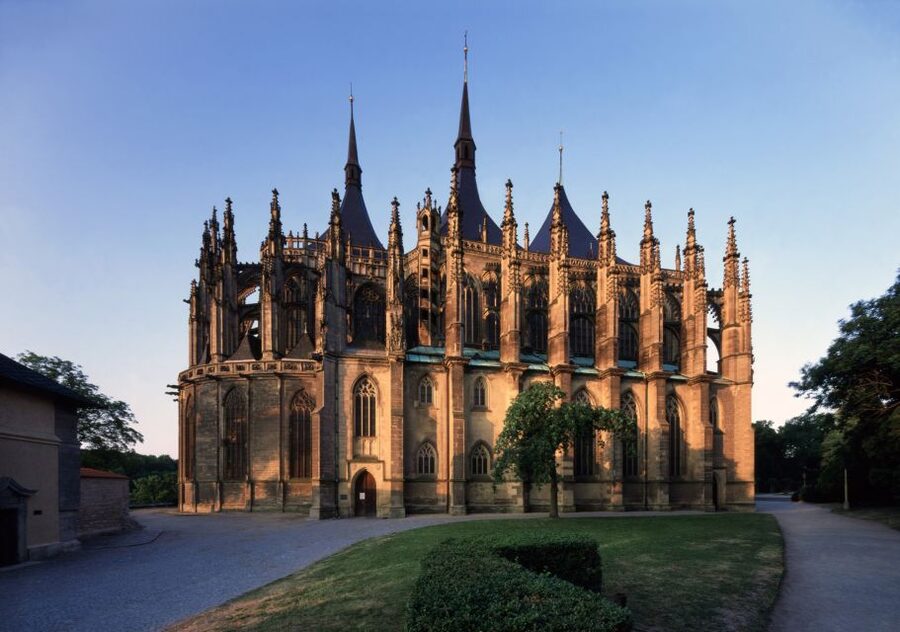 From Prague: Kutna Hora Walking Tour & St. Barbara Cathedral - Getting to Kutná Hora: Plan for a Coach Ride and a Tight Schedule