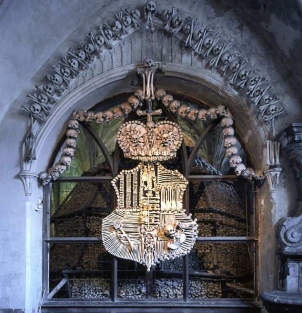 From Prague: Kutna Hora Walking Tour & St. Barbara Cathedral - Walking Through Kutná Hora’s Medieval Architecture