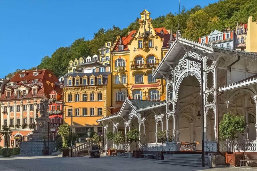 From Prague: One day trip to Karlovy Vary - Walking the Teplá stream and the colonnades, Mlýnská and Tržní
