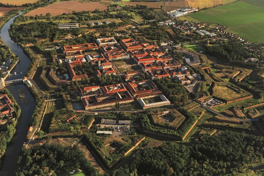 From Prague: Terezín and Ghetto Museum Guided Tour - Prague to Terezín: what this half-day trip is really like