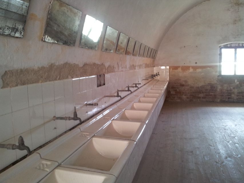 From Prague: Terezin Concentration Camp Private Tour - Why the guide makes or breaks a Terezín tour
