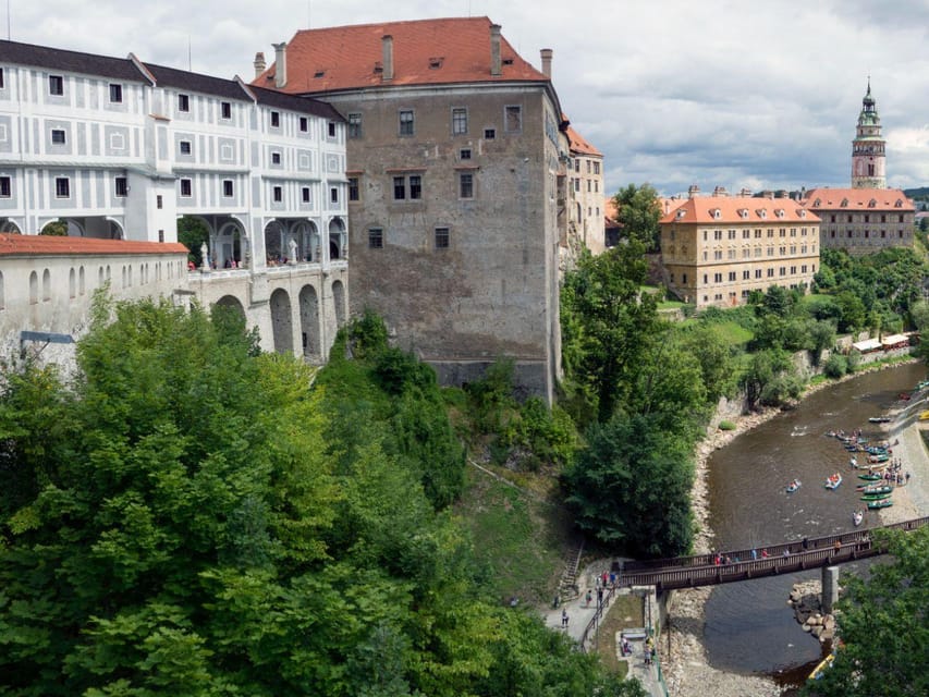 From Prague to the fabulous Cesky Krumlov:fullday experience - Season and castle closures: plan around 31 October to 21 March