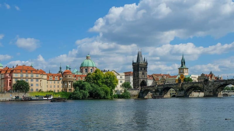 From Vienna: Full-Day Trip to Prague - Why a Vienna to Prague full-day trip feels efficient