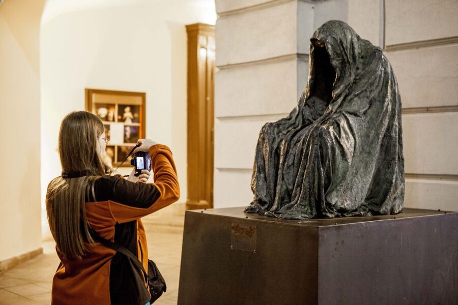 Ghost Walking Tour of Prague - Charles Bridge and the Walk Toward Lesser Town: The City Changes as the Stories Do
