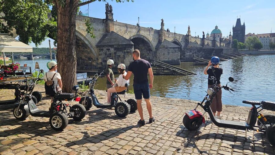 Heart of Prague tour on Tricycle electric scooter - Key points before you go
