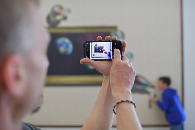 IAM Illusion Art Museum Prague Fast Pass Ticket - The free audio guide in 13 languages: best way to use it