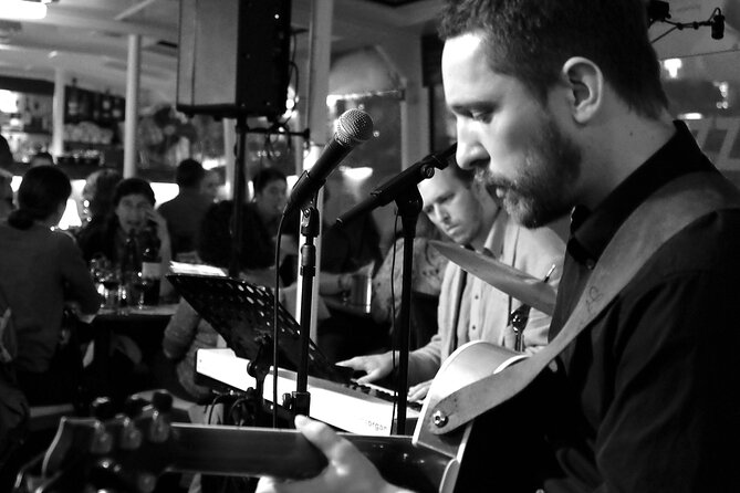 Jazz Boat: Popular LIVE JAZZ dinner cruise - Quick hits you’ll care about