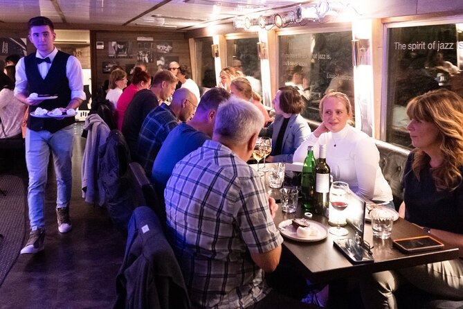 Jazz Boat: Popular LIVE JAZZ dinner cruise - Service, timing, and the small-boat feel (34 people cap)