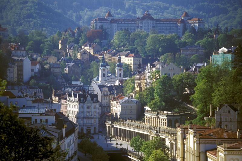 Karlovy Vary & Marianske Lazne Tour from Prague with Lunch - Vridlo at Ground Level, Plus Mineral Water Sampling