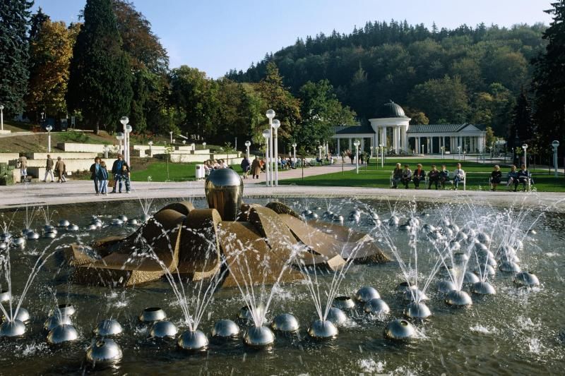 Karlovy Vary & Marianske Lazne Tour from Prague with Lunch - Lunch Timing and Why It Makes or Breaks a 10 Hour Day