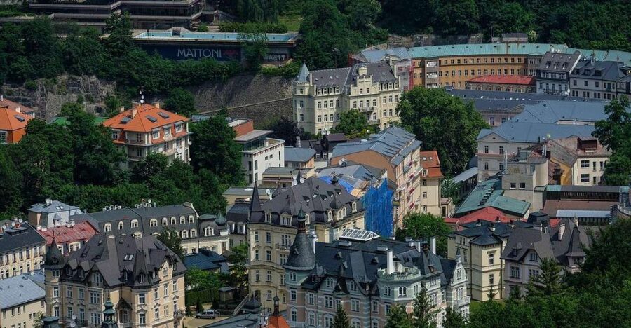 Karlovy Vary: Private Walking Tour - Baroque and Art Nouveau Mansions: Architecture That Changes the Mood of the Walk