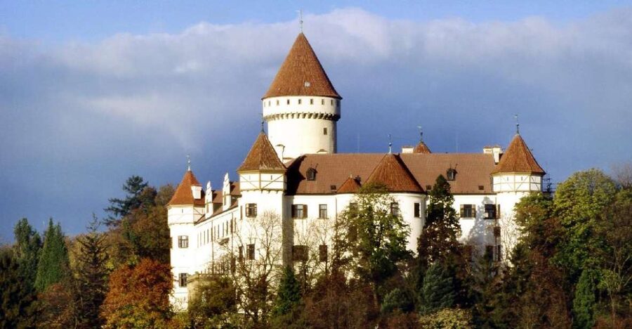 Konopiště: Chateau Tour from Prague - Prague to Konopiště: the drive sets the tone for an old-world day