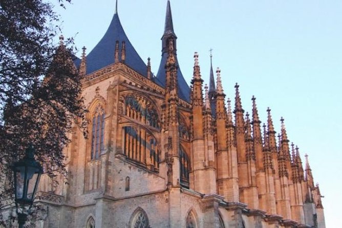 Kutna Hora Day Tour Including Sedlec Ossuary from Prague - Getting there from Prague, including the 11:00 am meeting point