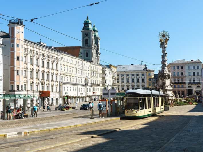 Linz: Private Day Trip to Cesky Krumlov - From Linz to South Bohemia in a Single, Easy 6-Hour Window