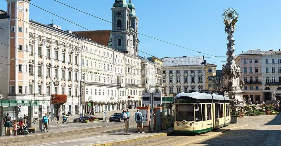 Linz: Private Day Trip to Cesky Krumlov - Cesky Krumlov Castle: Gothic, Renaissance, Baroque, and the Best View Angles