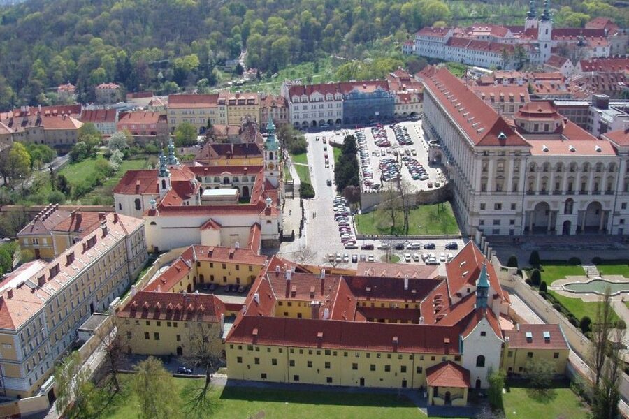 Mozart's Prague: Old Town, Lesser Town & Czech Museum Tour - Golden Angel House and Estates Theatre: Where the walking part sets the tone