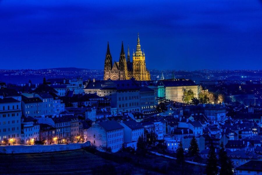 Night tour: Dark Side of Prague with Craft Beer - Meeting at Rudolfinum: where to start and how to time it